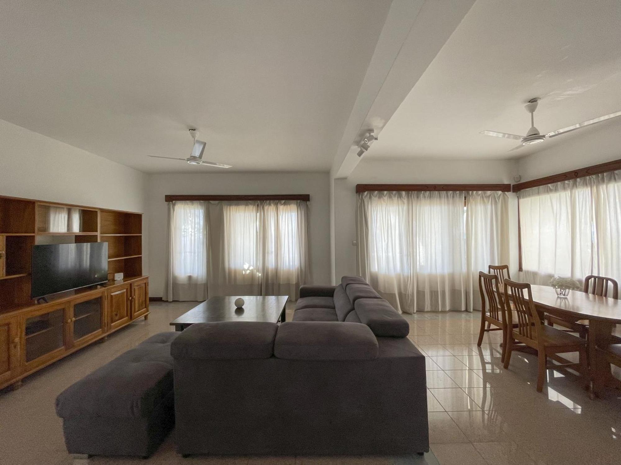Beach View Villa - Beauvallon Villas โบวาลง ภายนอก รูปภาพ