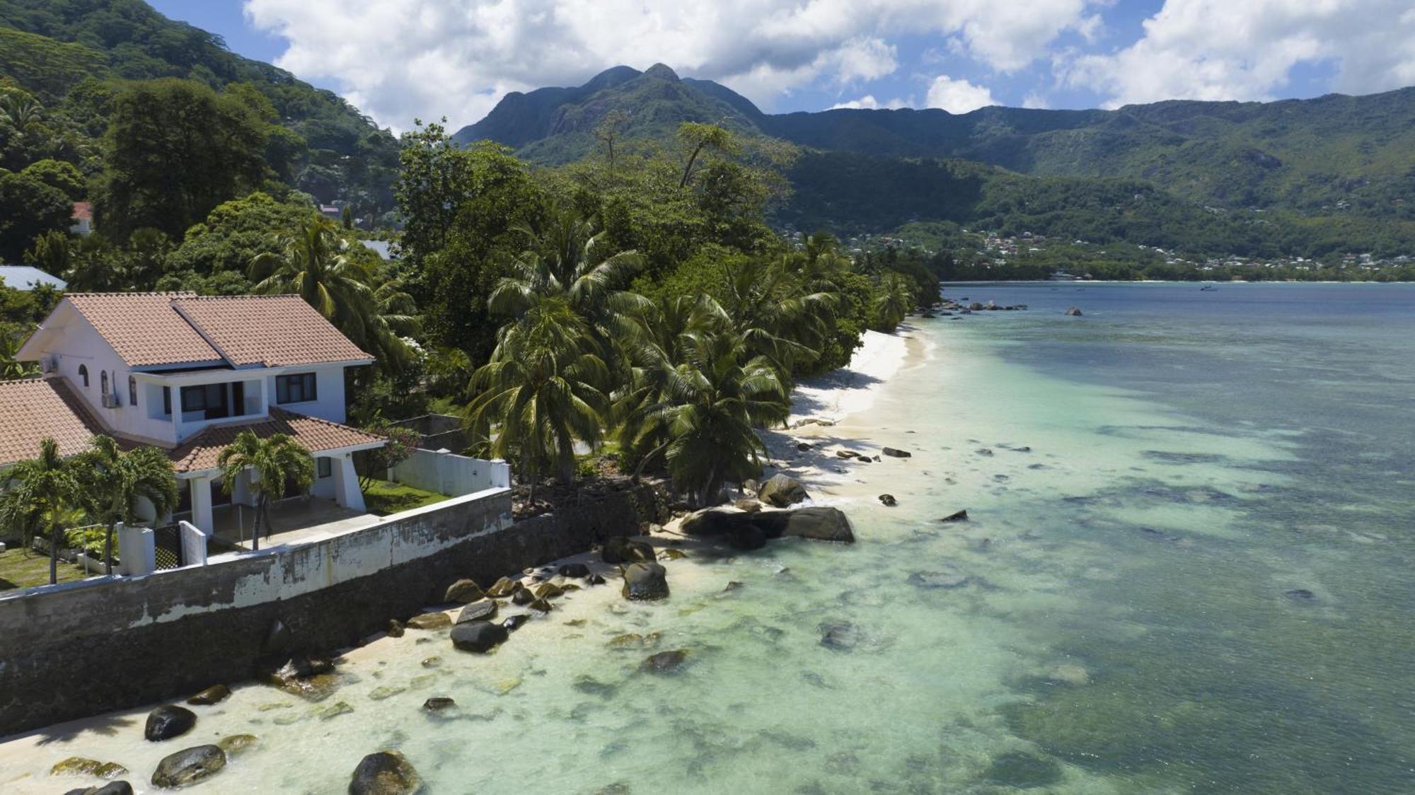 Beach View Villa - Beauvallon Villas โบวาลง ภายนอก รูปภาพ