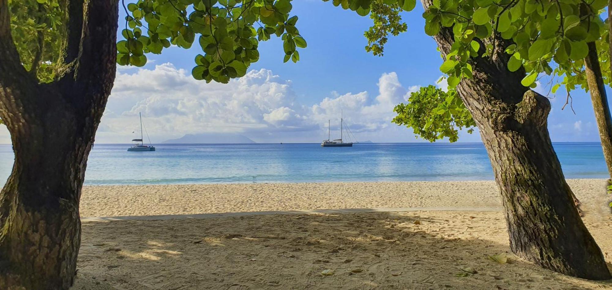 Beach View Villa - Beauvallon Villas โบวาลง ภายนอก รูปภาพ